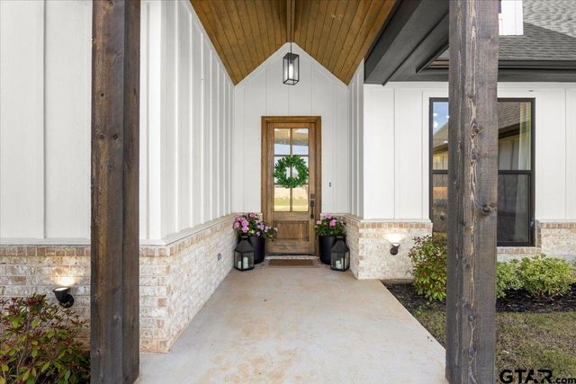 12432 Maplewood Dr, Lindale, TX 75771