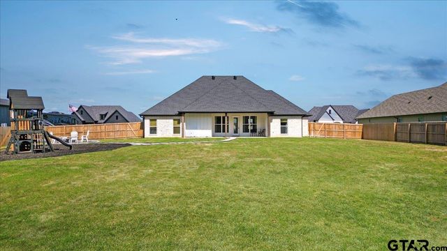 12432 Maplewood Dr, Lindale, TX 75771