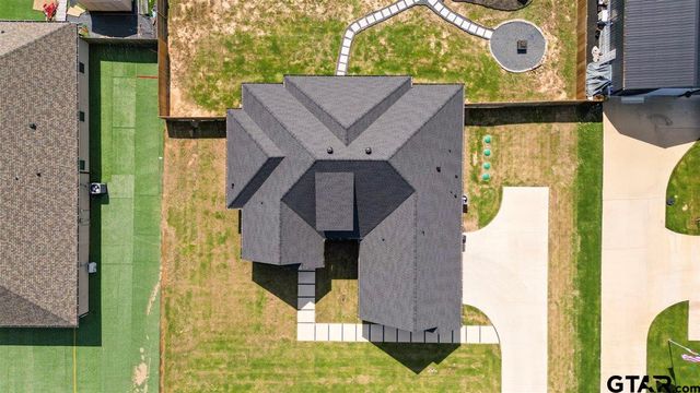 12432 Maplewood Dr, Lindale, TX 75771