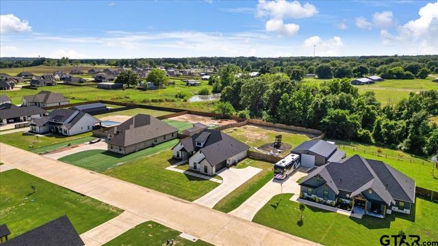 12432 Maplewood Dr, Lindale, TX 75771