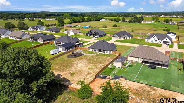 12432 Maplewood Dr, Lindale, TX 75771