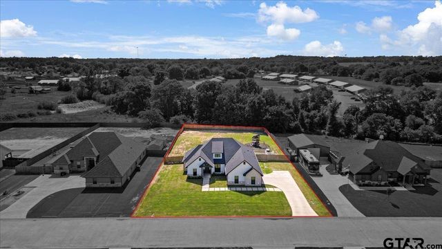 12432 Maplewood Dr, Lindale, TX 75771