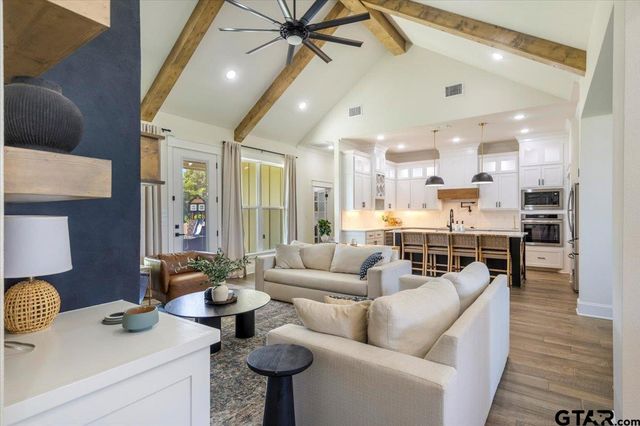 12432 Maplewood Dr, Lindale, TX 75771