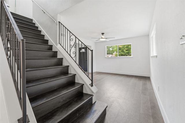 220 Robert Street, Burleson, TX 76028