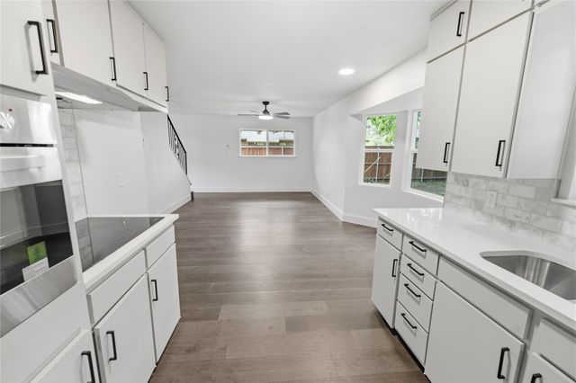 220 Robert Street, Burleson, TX 76028