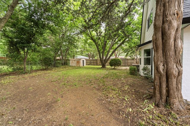 220 Robert Street, Burleson, TX 76028