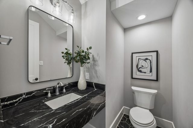 1723 Candlelight Lane, Houston, TX 77018