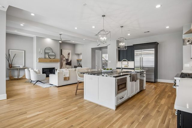 1723 Candlelight Lane, Houston, TX 77018