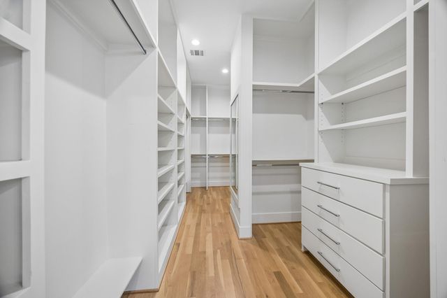 1723 Candlelight Lane, Houston, TX 77018