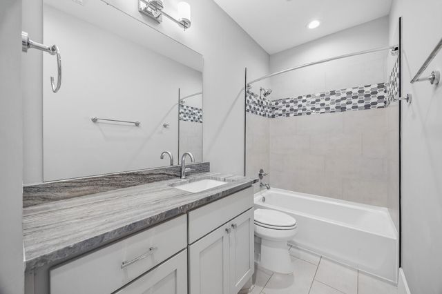 1723 Candlelight Lane, Houston, TX 77018