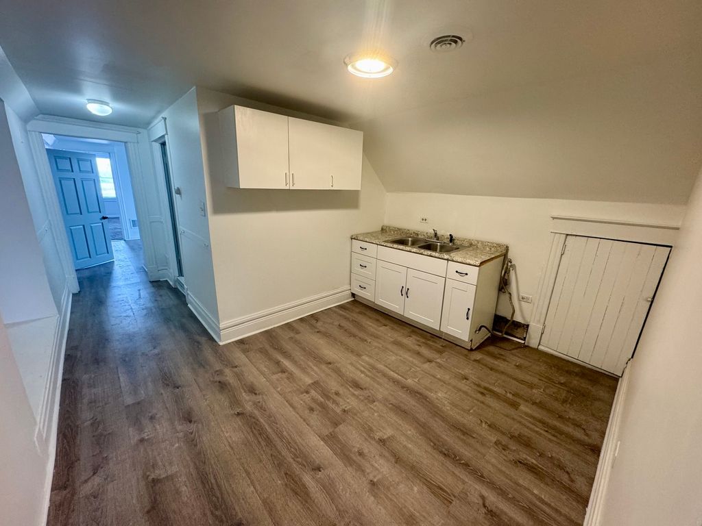 10550 S Ewing Avenue, Chicago, IL 60617 — photo 5