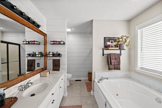 209 Vineyard Drive, Tunnel Hill, GA 30755