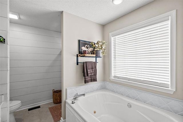 209 Vineyard Drive, Tunnel Hill, GA 30755