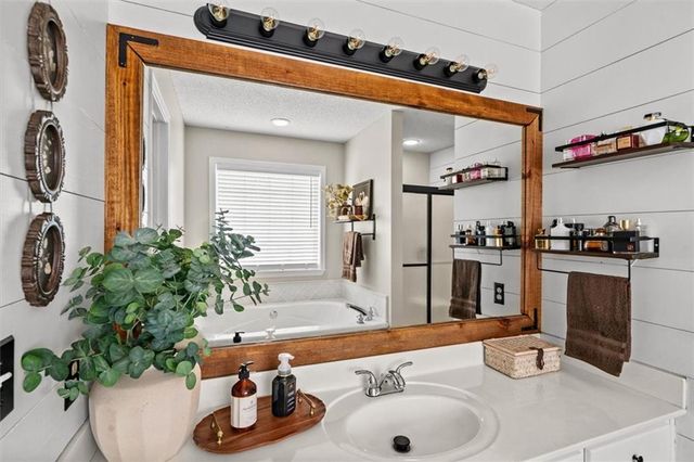 209 Vineyard Drive, Tunnel Hill, GA 30755