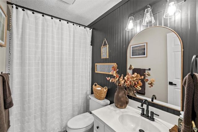 209 Vineyard Drive, Tunnel Hill, GA 30755