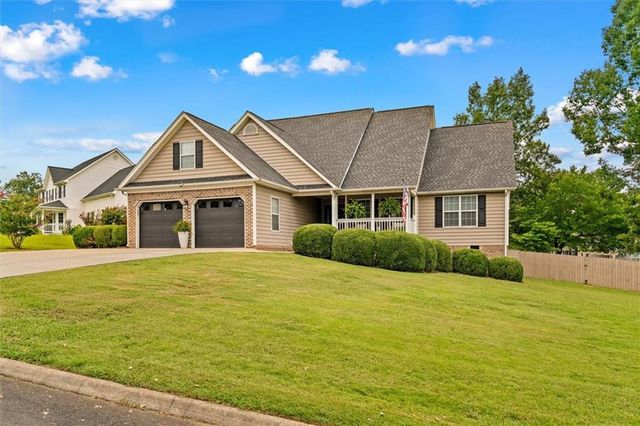 209 Vineyard Drive, Tunnel Hill, GA 30755