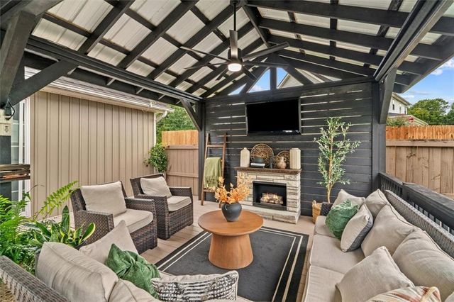 209 Vineyard Drive, Tunnel Hill, GA 30755