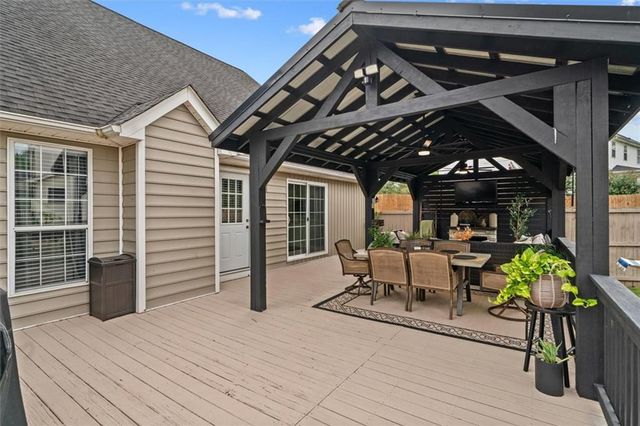 209 Vineyard Drive, Tunnel Hill, GA 30755