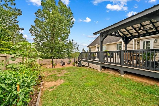 209 Vineyard Drive, Tunnel Hill, GA 30755