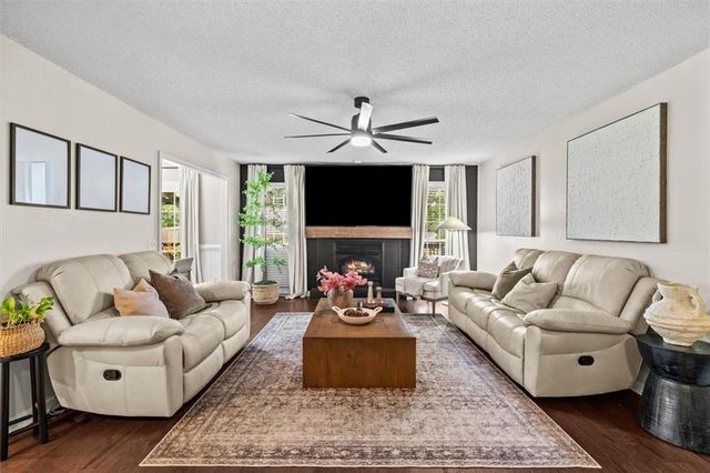 209 Vineyard Drive, Tunnel Hill, GA 30755