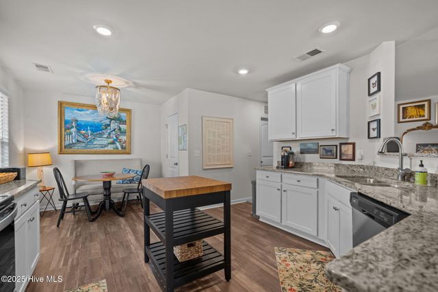 10 N Wandering Lane, Hampstead, NC 28443