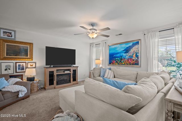 10 N Wandering Lane, Hampstead, NC 28443