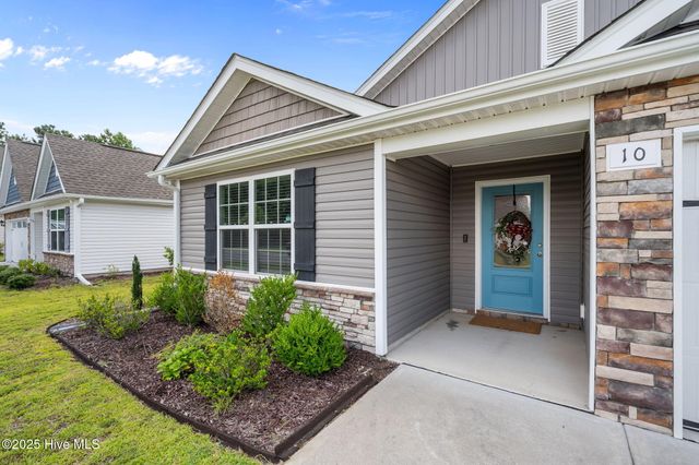 10 N Wandering Lane, Hampstead, NC 28443