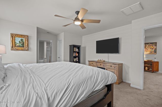 10 N Wandering Lane, Hampstead, NC 28443