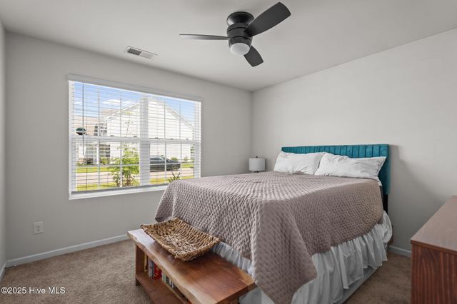 10 N Wandering Lane, Hampstead, NC 28443
