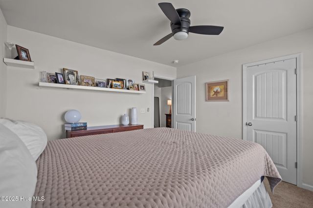 10 N Wandering Lane, Hampstead, NC 28443