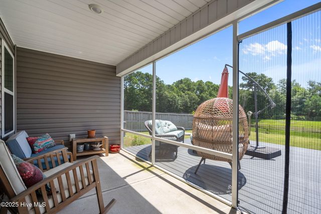 10 N Wandering Lane, Hampstead, NC 28443
