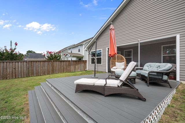 10 N Wandering Lane, Hampstead, NC 28443