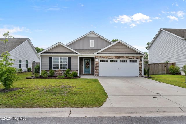 10 N Wandering Lane, Hampstead, NC 28443