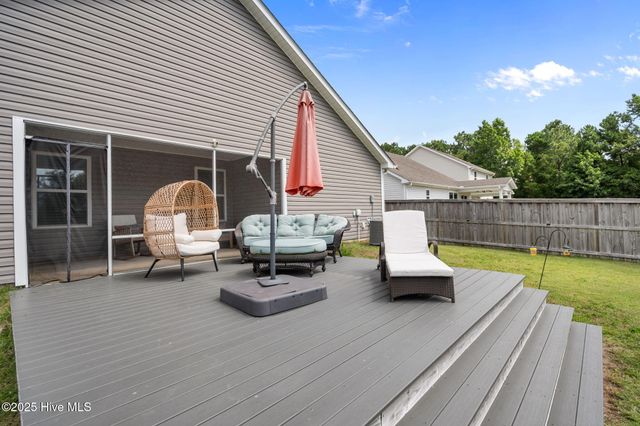 10 N Wandering Lane, Hampstead, NC 28443