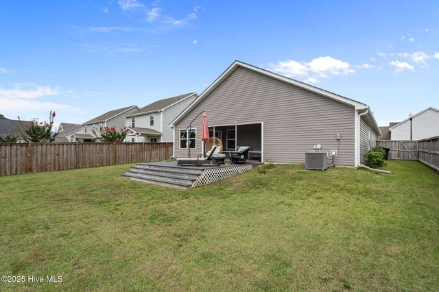 10 N Wandering Lane, Hampstead, NC 28443