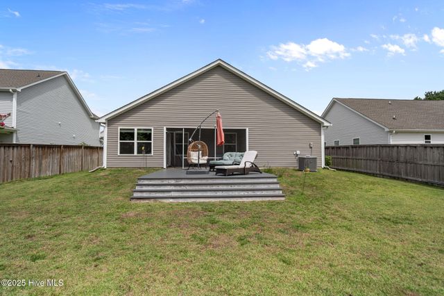 10 N Wandering Lane, Hampstead, NC 28443