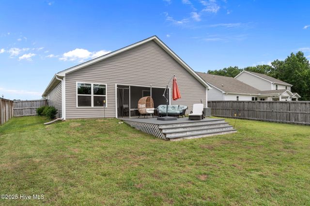 10 N Wandering Lane, Hampstead, NC 28443