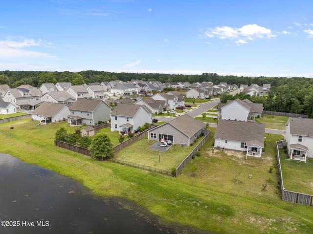 10 N Wandering Lane, Hampstead, NC 28443