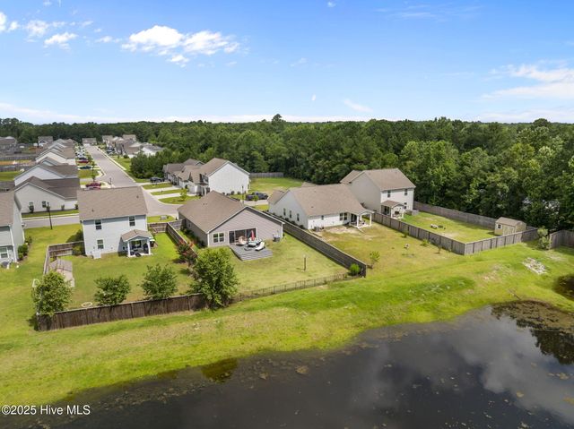 10 N Wandering Lane, Hampstead, NC 28443