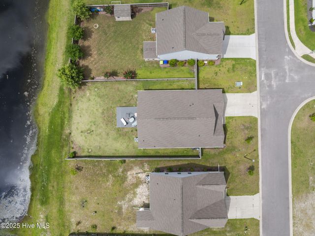 10 N Wandering Lane, Hampstead, NC 28443
