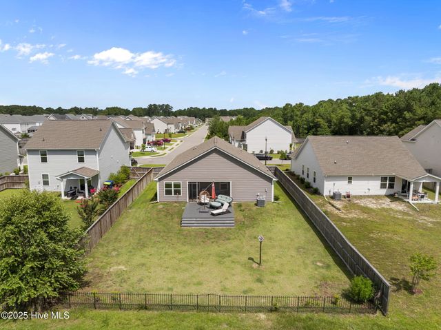 10 N Wandering Lane, Hampstead, NC 28443
