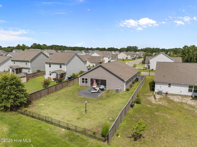 10 N Wandering Lane, Hampstead, NC 28443