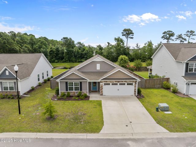 10 N Wandering Lane, Hampstead, NC 28443