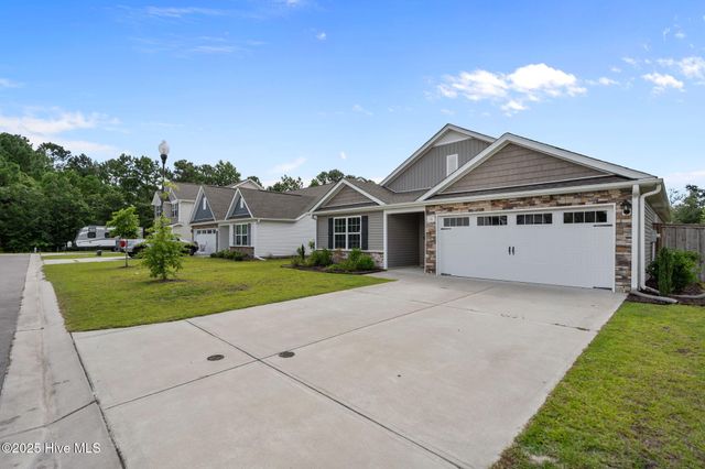 10 N Wandering Lane, Hampstead, NC 28443