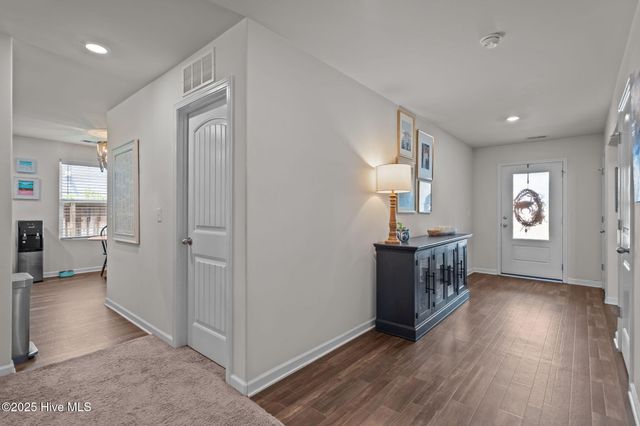 10 N Wandering Lane, Hampstead, NC 28443