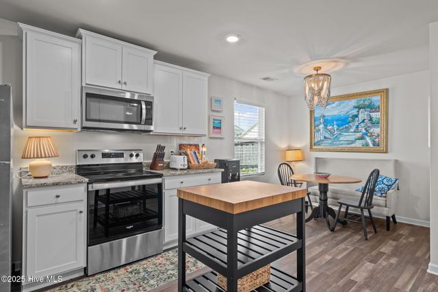 10 N Wandering Lane, Hampstead, NC 28443