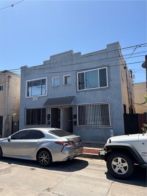 1136 E Alhambra Court, Long Beach, CA 90813