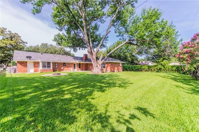 4320 Whitfield Avenue, Fort Worth, TX 76109