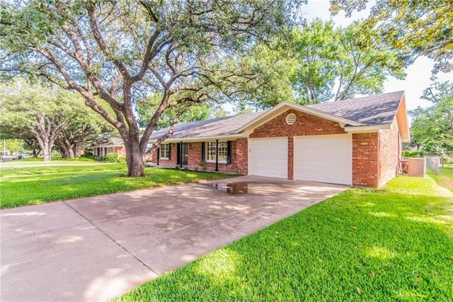 4320 Whitfield Avenue, Fort Worth, TX 76109