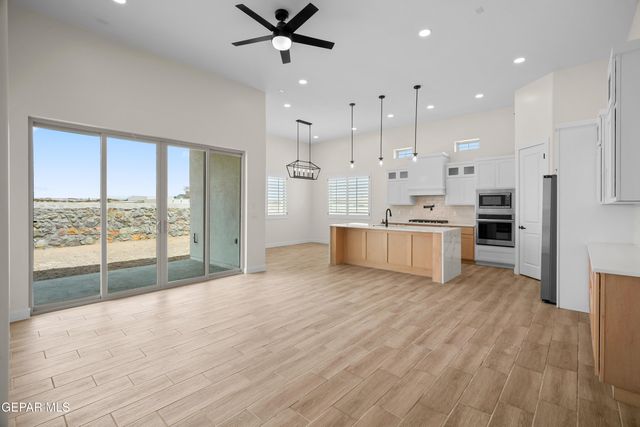 608 Bluegruff Street, Horizon City, TX 79928